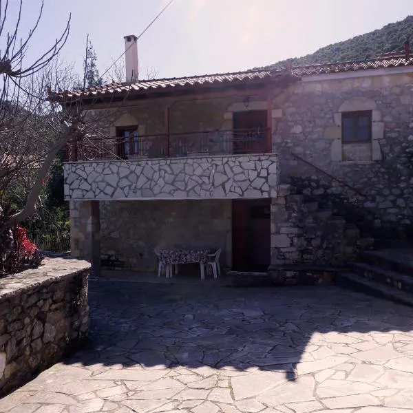 Traditional village house on Argolis for 6 persons: Kariá şehrinde bir otel