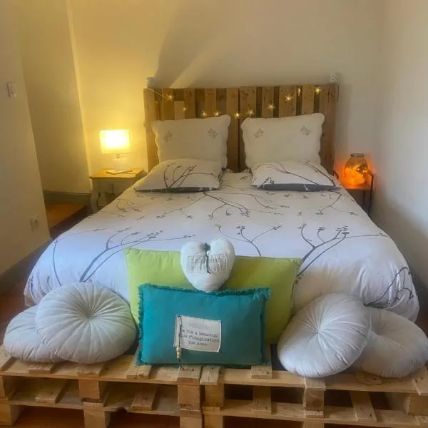 Chambre Le Colibri、Lezouxのホテル