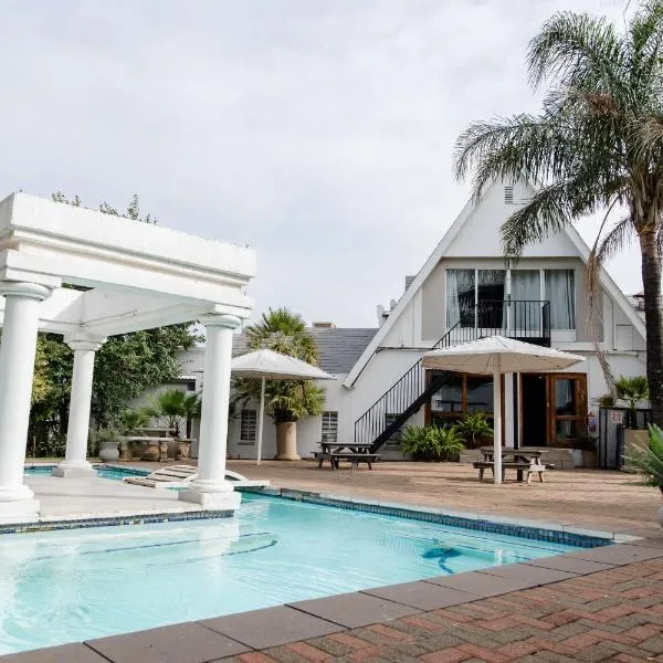 St Andrews exclusive guesthouse: Klerksdorp şehrinde bir otel
