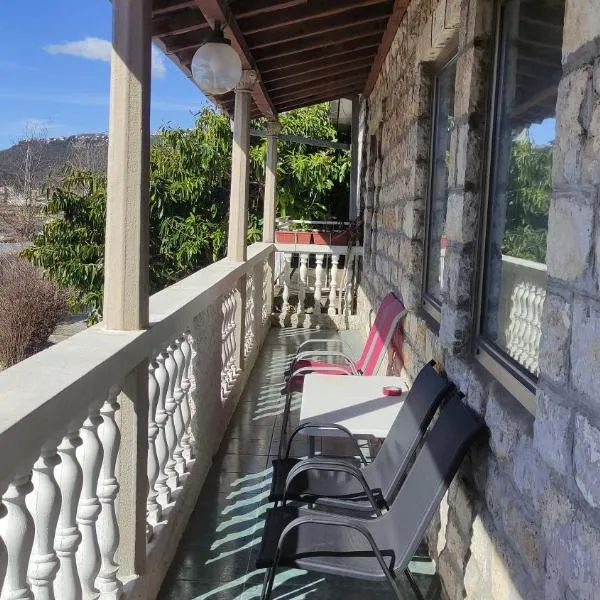 Viesnīca Woodpecker Backpacker Hostel & Tours pilsētā Hercega Novi