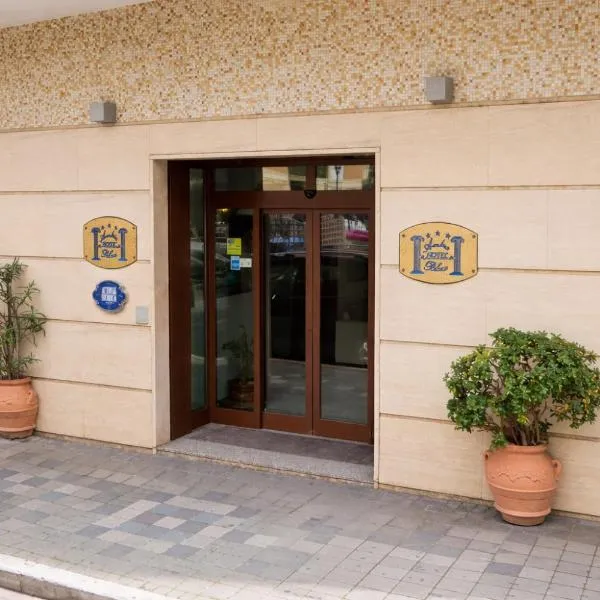 Phi Hotel Ambra, מלון בפסקרה