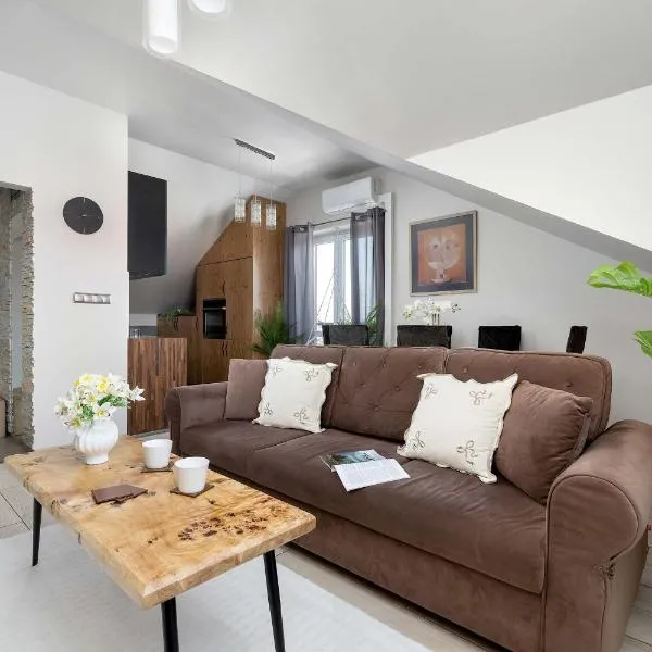 Modern Apartment with Parking and Air conditioning in Cracow by Noclegi Renters, hotel u Krakovu