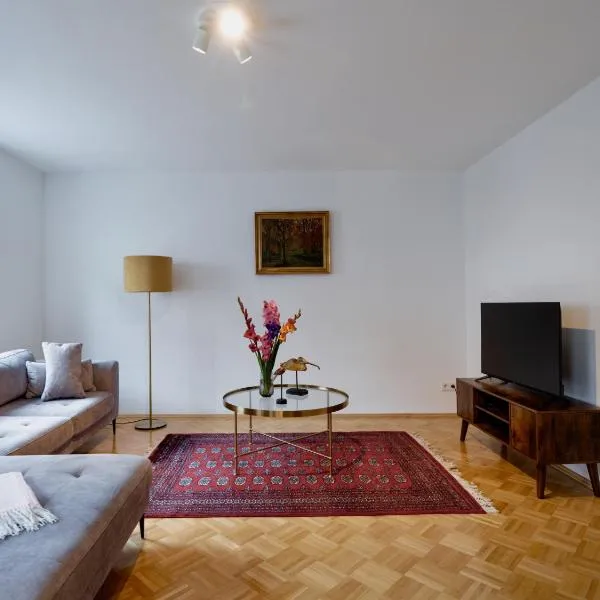 Stilvolle Altbauwohnung beim Lindentor、メミンゲンのホテル