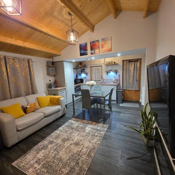 Secluded Log Cabin escape, Hotel in High Wycombe