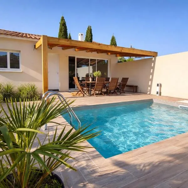 la villa aux quatre vents en Provence avec Piscine proche d'Avignon, hotell i Sauveterre