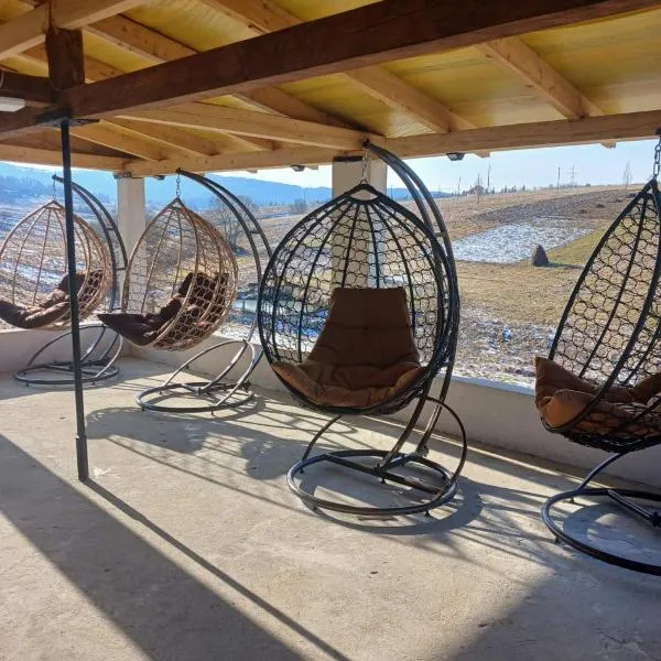 Будиночок на щастя, hotel sa Tukholʼka