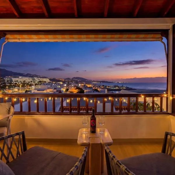 Seaview Oasis Luxury Duplex La Caleta, hotel in Adeje