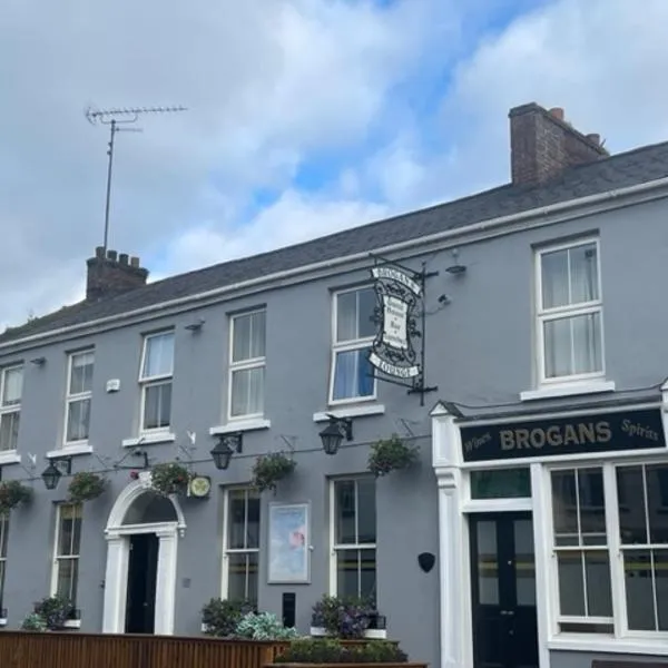 Brogans Bar & Hotel, hotel din Trim