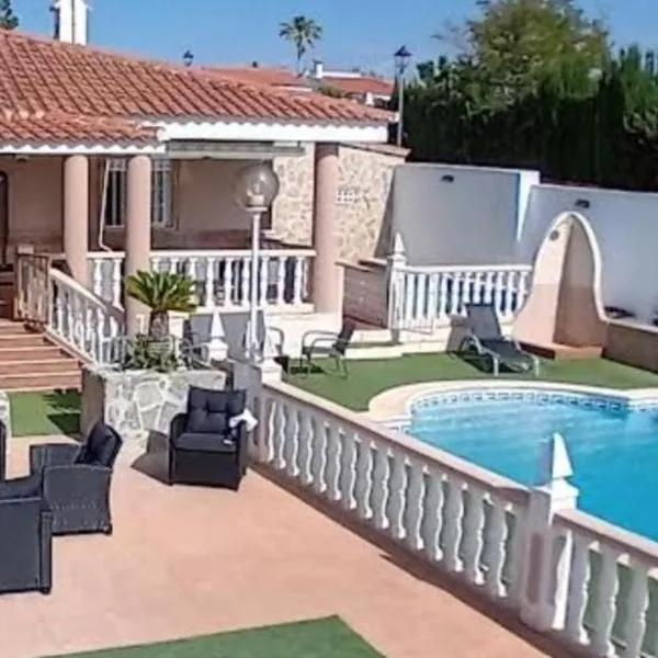 몬트로이에 위치한 호텔 Villa entre terre et mer