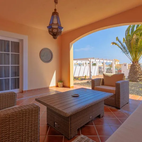 Ares Home Villa Privada con Jardín, Piscina, Barbacoa y Golf, hotel i Antigua
