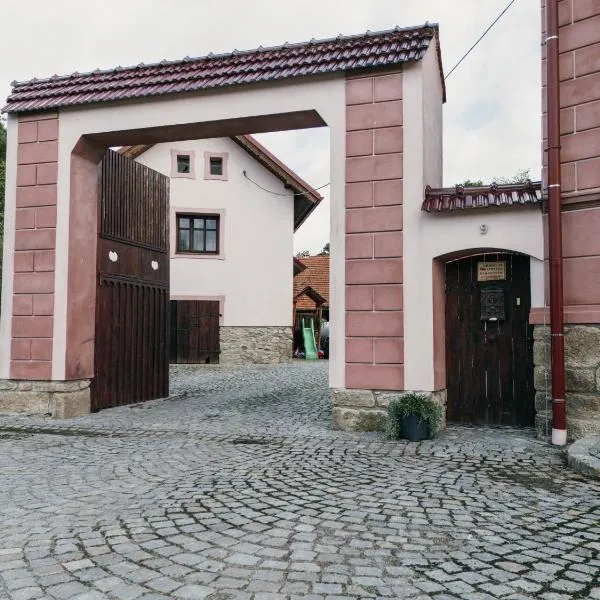 Příjemné ubytování na farmě, hotel in Semněvice