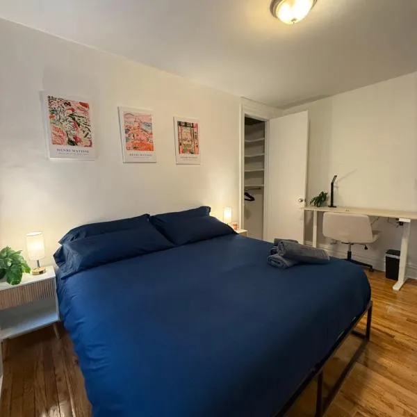 The Broadway Escape - Private Room in Times Square, hotel di New York