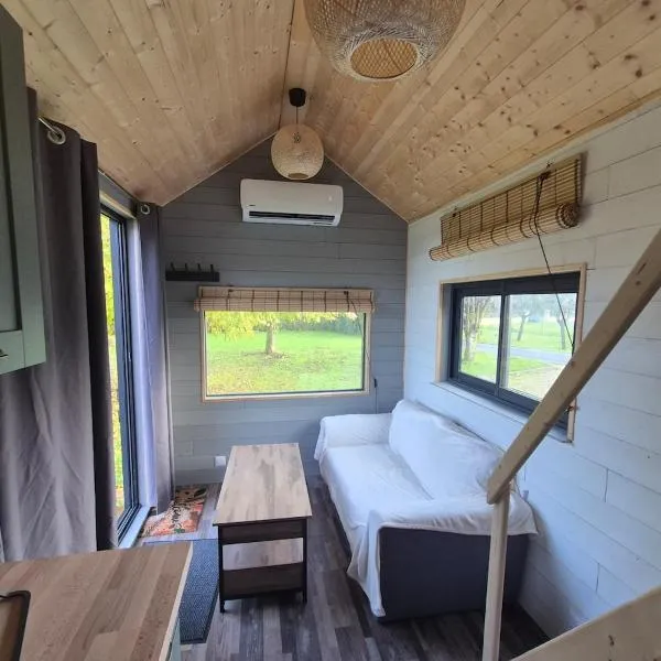 Tiny House、Mignèresのホテル
