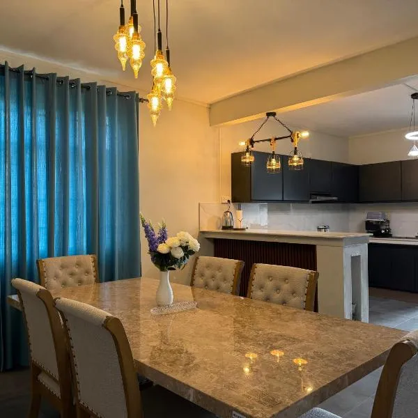 Modern Private House with Garden, Garage, Hotel in Vacoas