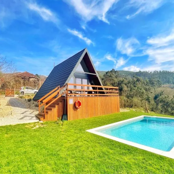 Chalés Luna in rio A-Frame Romântica no Gerês com vista Rio، فندق في بونتي دا بارسا