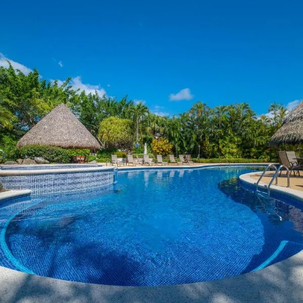 Colina 8F 2 bdr Garden View in Los Suenos, Hotel in La Herradura