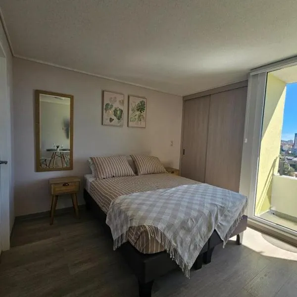 Modern fully equipped studio with parking, hotel di Concepción