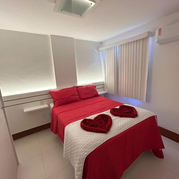 Bonito Apto PÉ NA AREIA aprox 50M Praia do Forte Cabo Frio muito confortável bem equipado bem localizado 90m2 ar cond 12000 Btus nos 2 qtos tv a cabo Netflix Internet 600mb Fica no prédio lanch Play Gui e rest Vira Verão CARNAVAL está disponível - Foto 2