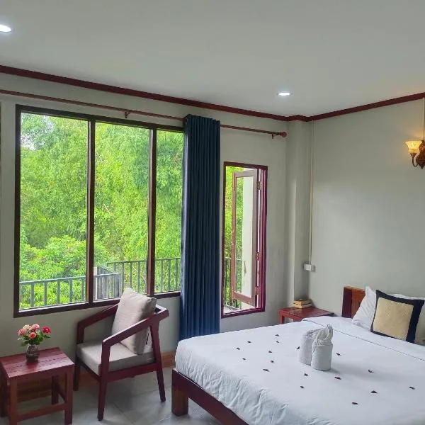 Dok Champa Vangvieng Resort, hotel in Vang Vieng