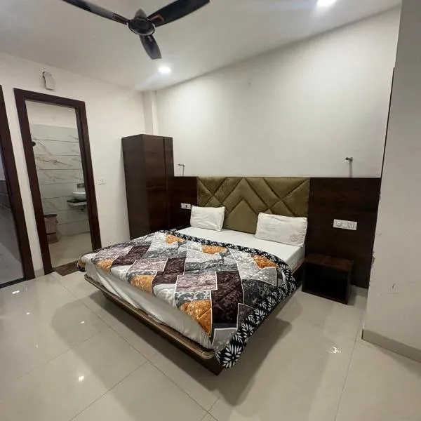 UV Inn Just 50 meters from Golden temple, hotel v mestu Amritsar