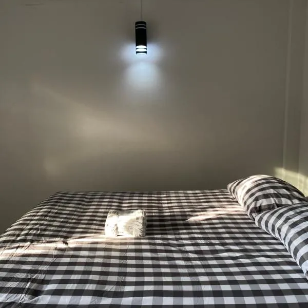 Only fan guesthouse, hotel in Chumphon