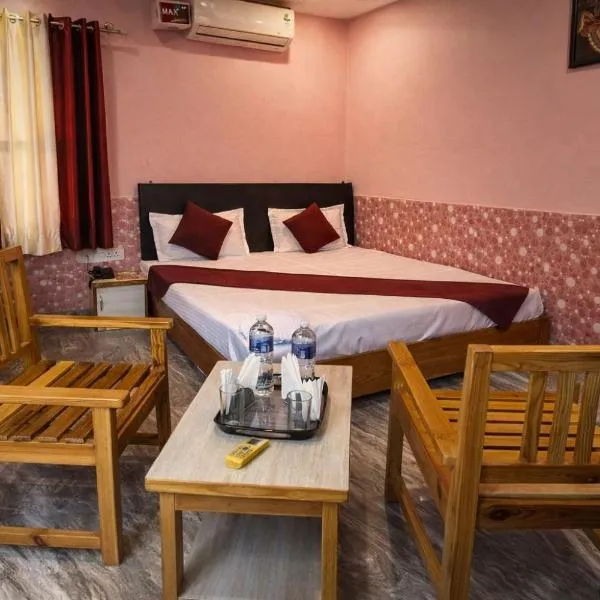 Anandam Lawn Resort, Bagru, Jaipur, hotelli kohteessa Dahmi