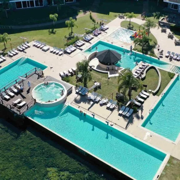 Altos del Arapey All Inclusive, Golf & Spa、テルマス・デル・アラペイのホテル