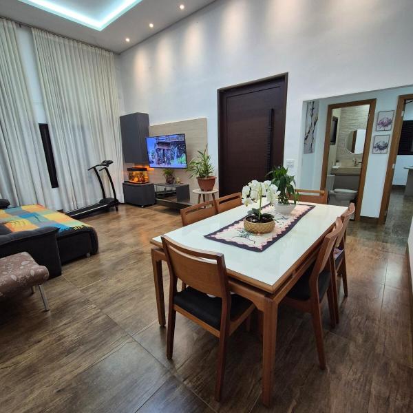 Casa 4 quartos com piscina em Aparecida de Goiania