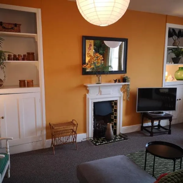 Family flat Central Bath Free on site Parking: Bath şehrinde bir otel