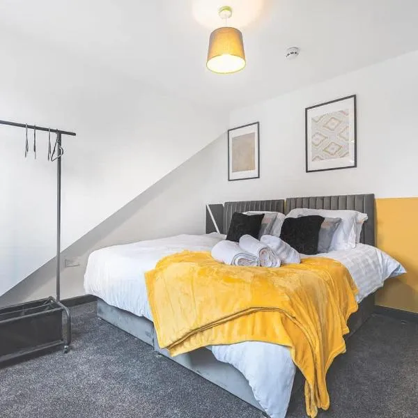 5-Bedroom apartment in Manchester, khách sạn ở Whitefield