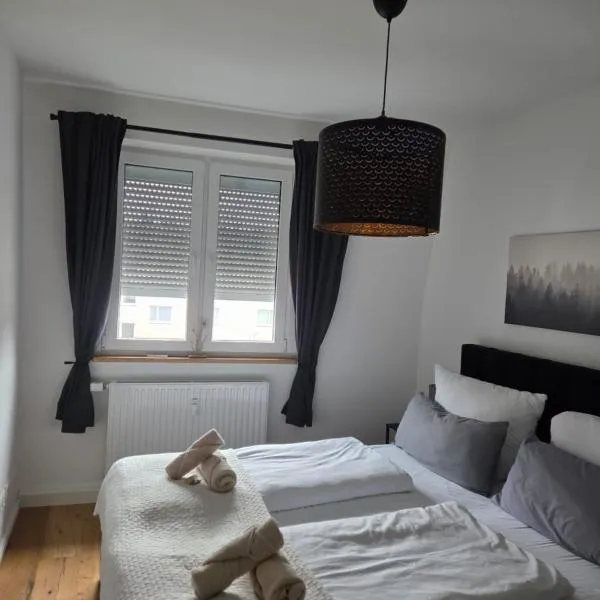 Gemütliche 2 Zim Wohnung mit Fahrradstellplätzen, hotell i Koblenz