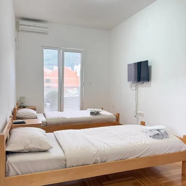 ADAIST Apartments Budva Free Parking & Balcony、ブドヴァのホテル