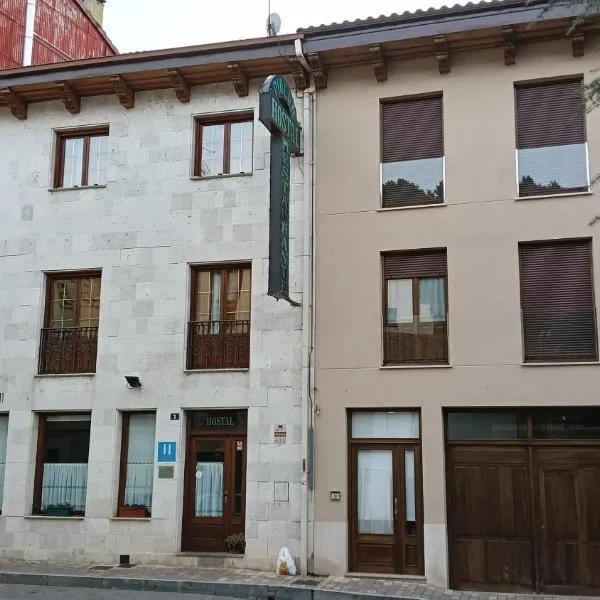 Hostal Pineda，皮蘇埃加河畔塞爾韋拉的飯店