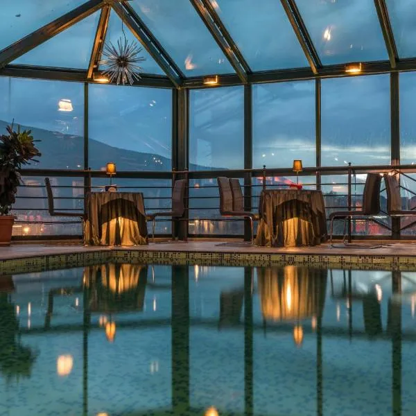 Hotel Arka, hotelli kohteessa Skopje