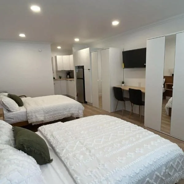 #4 Hygge Hus Hotel - Double Room Suite Connectable, hotelli kohteessa Andrews