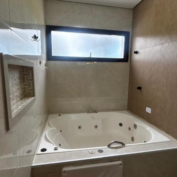 Linda casa de campo com Piscina e Hidromassagem - Foto 3