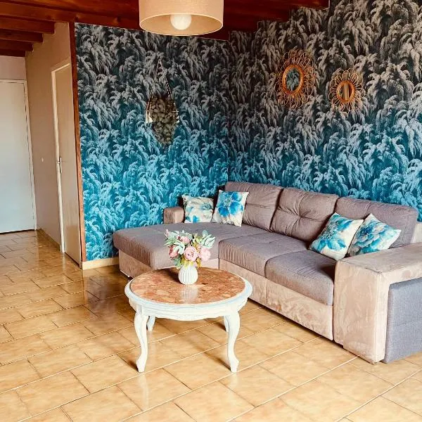 Gîte LES GOUTTES, hôtel à Courzieu