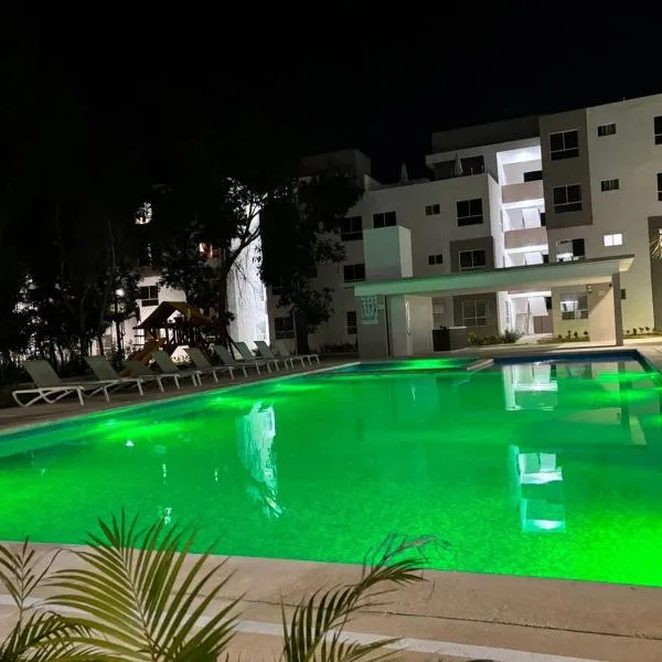 Lindo y espacioso departamento con ROOF privado y alberca โรงแรมในแคนคูน