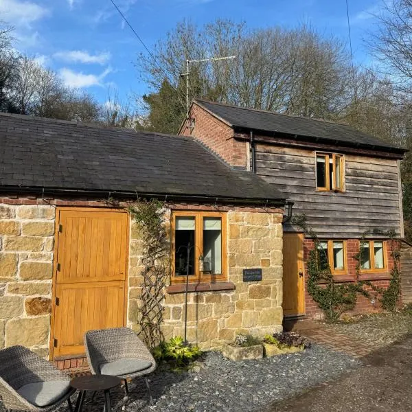 Woodland, Canal & Lakeside Cottage, hotel di Ellesmere