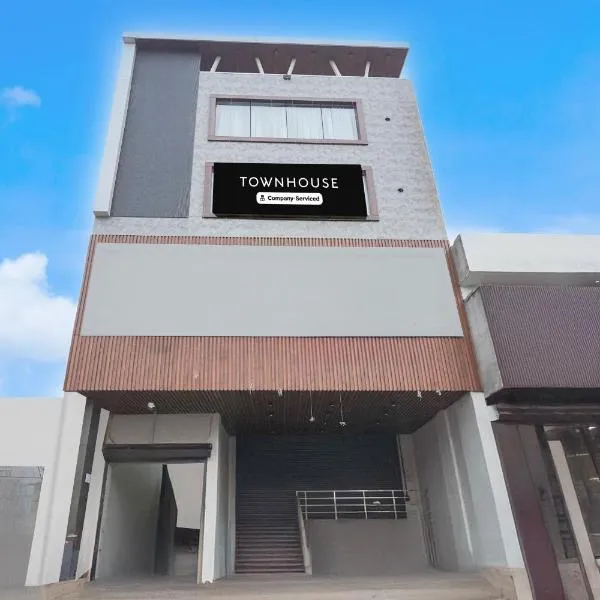 Super Townhouse DSIDC Bawana Formerly Kanhaiya Residency、デリーのホテル