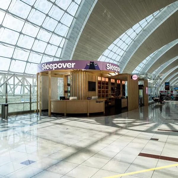 Sleepover Terminal 3, Concourse B - formerly sleep 'n fly, Hotel in Dubai