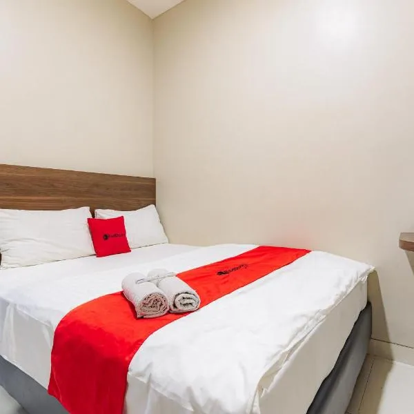 RedDoorz near Taman Palem, hotel di Jakarta