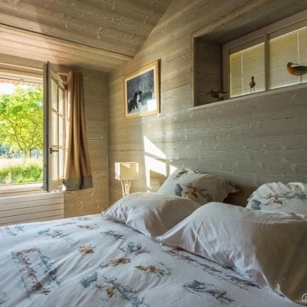 Chambre d'Hôtes La Maisonnette, hotel v mestu Étusson