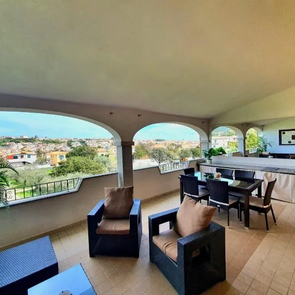Casabel - Appartamento con veranda panoramica a Orosei، فندق في أروسييْ