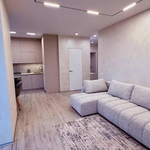 Центр стадіон Central Сity Замкова, khách sạn ở Rivne
