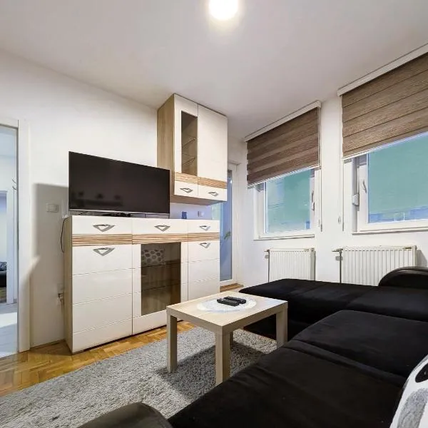 Stay & smile Novi Sad 222, hotel in Novi Sad