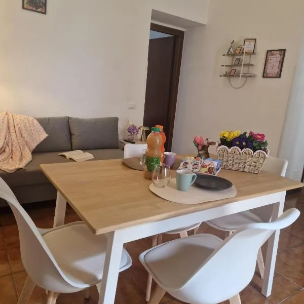 Daisy, Loggiadeifiori - cozy apartment in como，科莫的飯店