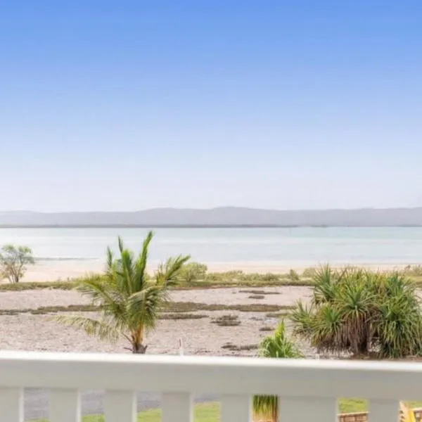 Quiet Waterfront Retreat - Fishing & Coastal Getaway, K'Gari Views, hotel i Garden Island