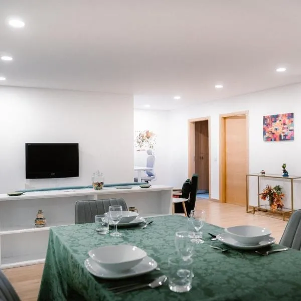 Spacious apartment in downtown Mondim de Basto, hotel en Mondim de Basto