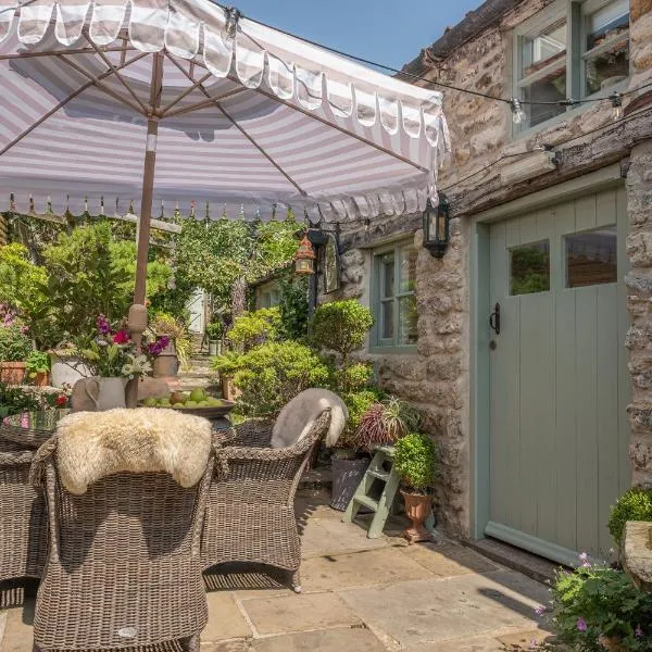 Helmsley Garden Cottage & Railway Carriage, מלון בהלמסלי